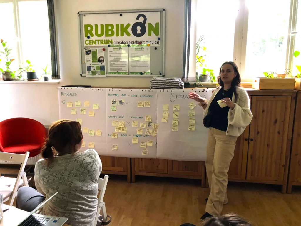 workshopu WOMEN v Komunitním centru a zahradě Kotlaska